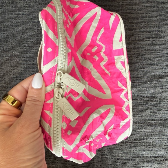 Aloha Collection Cabin Crew Pink and White  Bag - Picture 2 of 2